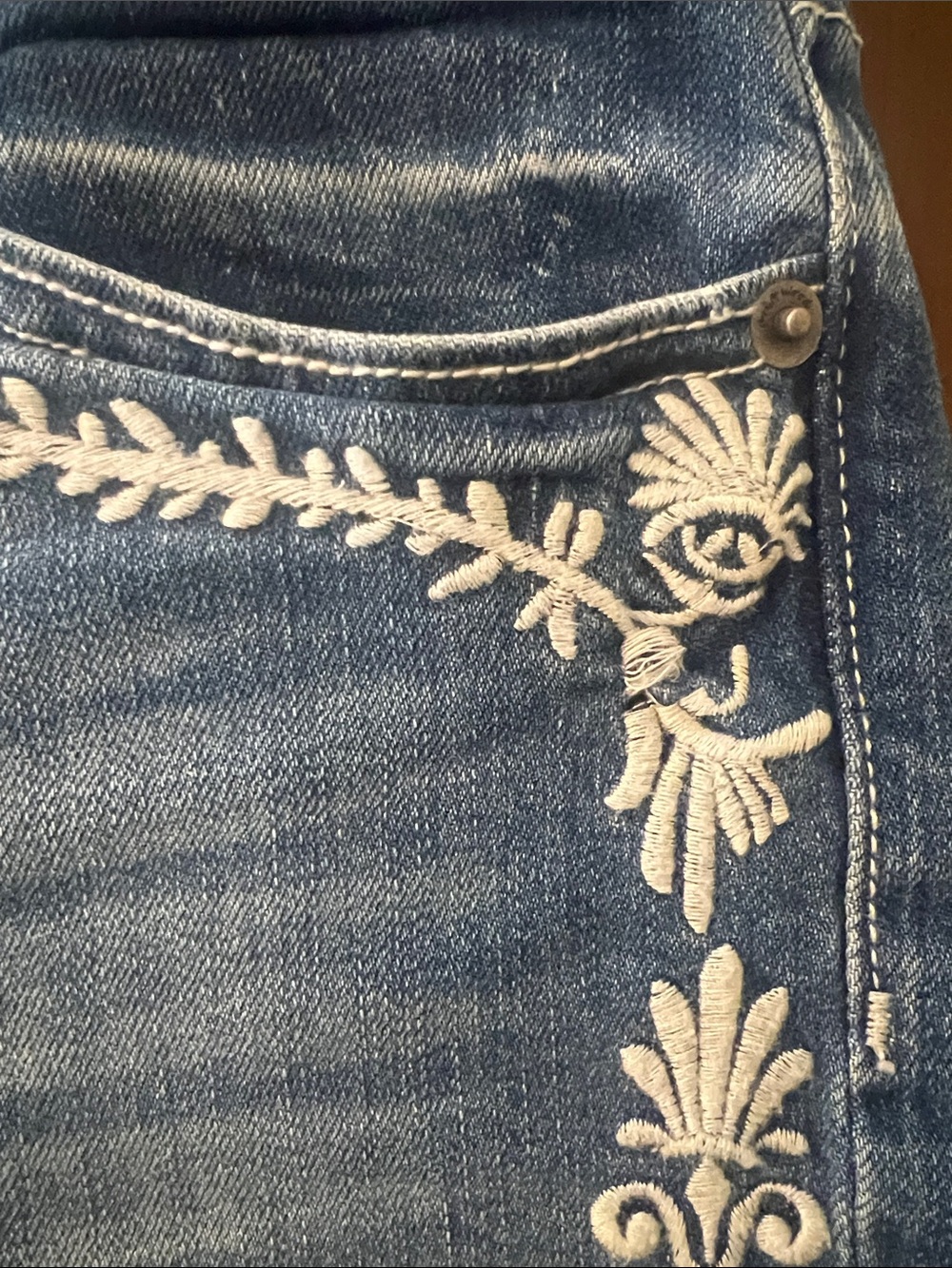 DRIFTWOOD Embroidered Shorts 32 - Picture 2 of 5